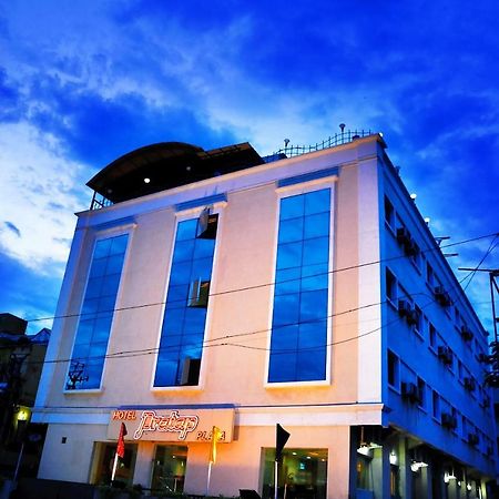 เดอะ สุริยา เรซิเดนซี Hotel เชนไน ภายนอก รูปภาพ