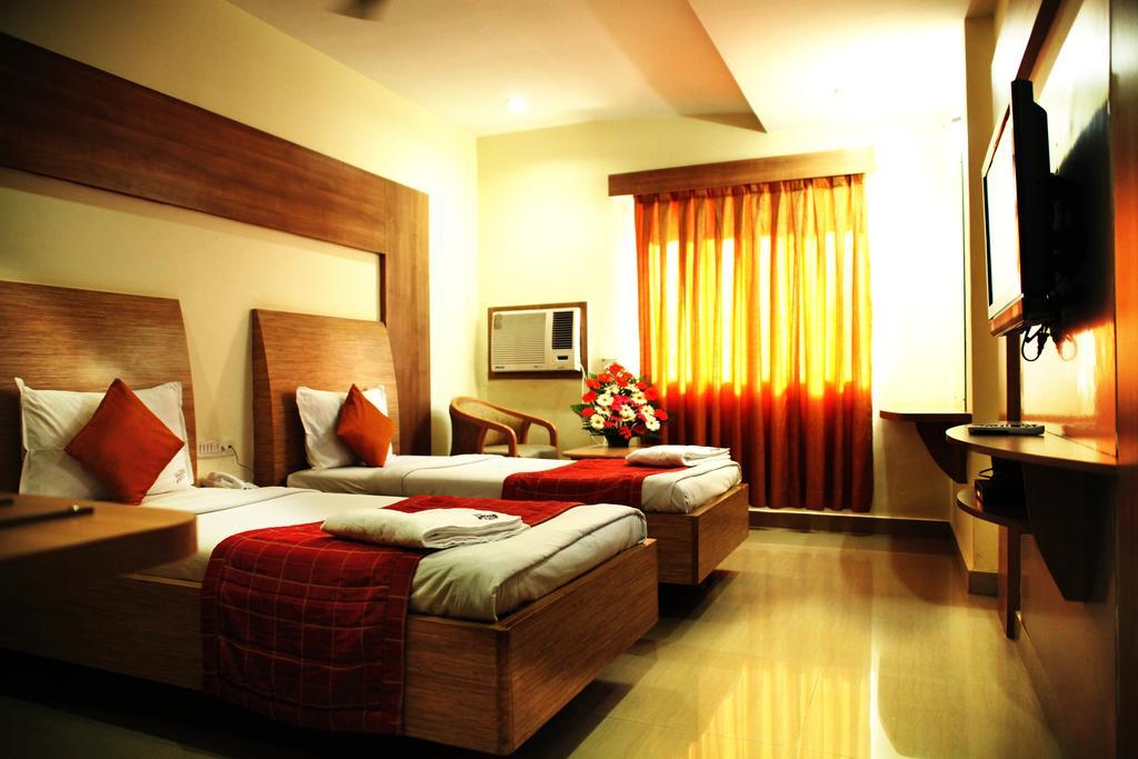 เดอะ สุริยา เรซิเดนซี Hotel เชนไน ภายนอก รูปภาพ