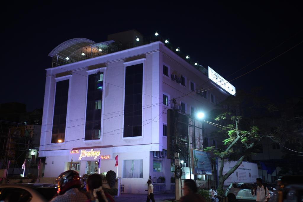 เดอะ สุริยา เรซิเดนซี Hotel เชนไน ภายนอก รูปภาพ