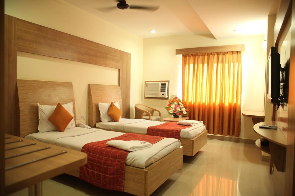 เดอะ สุริยา เรซิเดนซี Hotel เชนไน ภายนอก รูปภาพ