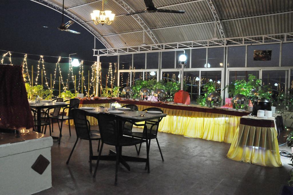 เดอะ สุริยา เรซิเดนซี Hotel เชนไน ภายนอก รูปภาพ