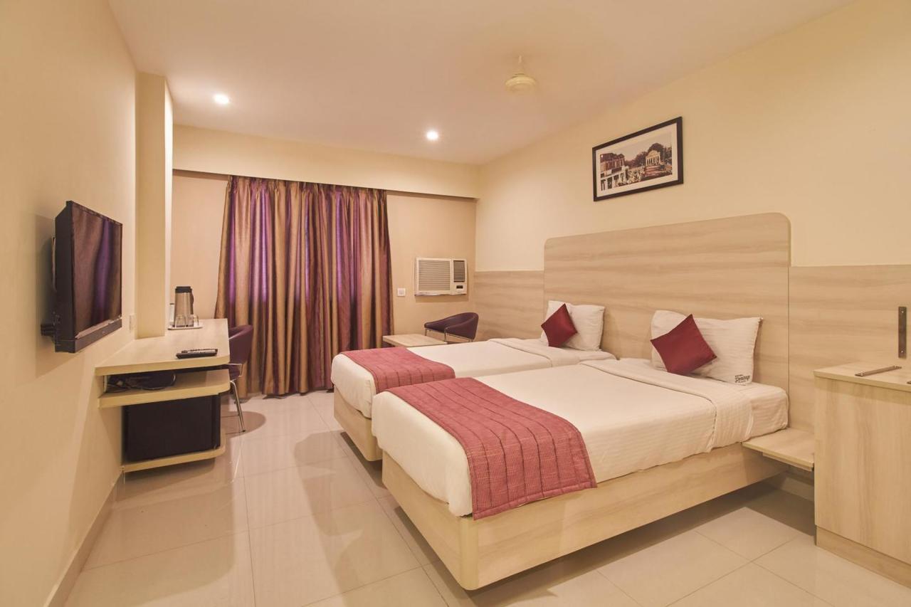 เดอะ สุริยา เรซิเดนซี Hotel เชนไน ภายนอก รูปภาพ
