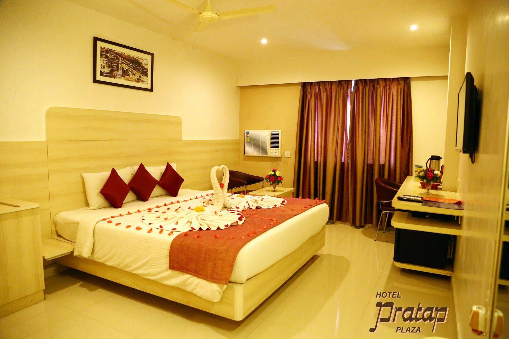 เดอะ สุริยา เรซิเดนซี Hotel เชนไน ภายนอก รูปภาพ