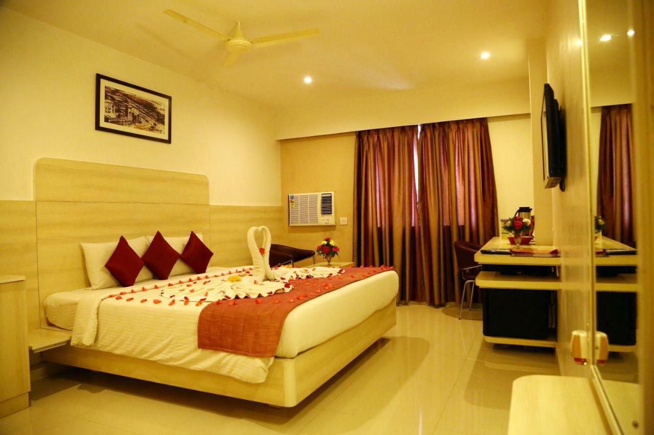 เดอะ สุริยา เรซิเดนซี Hotel เชนไน ภายนอก รูปภาพ